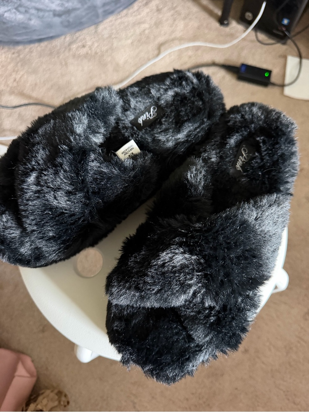 Victorias Secret PINK Plush Black Women's Slip-On Fuzzy Slippers